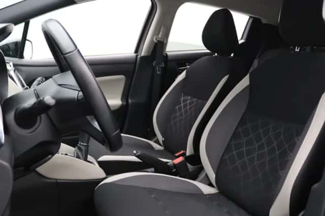 Nissan Micra (2023) thumbnail 5