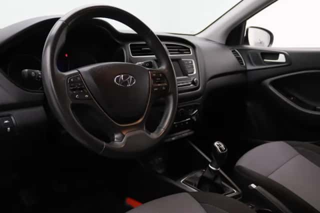 Hyundai i20 (2020) thumbnail 3