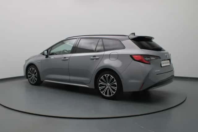 Toyota Corolla (2021) thumbnail 2