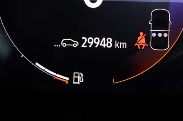 Renault Captur (2022) thumbnail 4