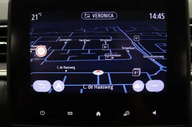 Renault Captur (2022) thumbnail 6