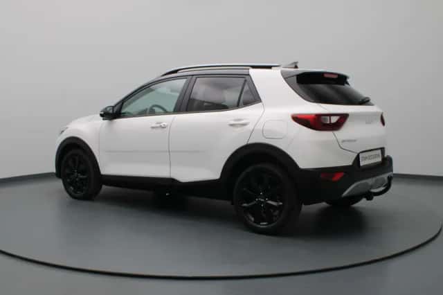 Kia Stonic (2021) thumbnail 2