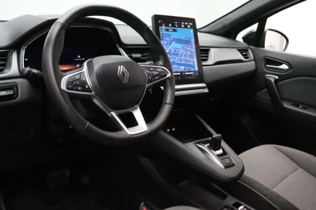 Renault Captur (2025) thumbnail 3