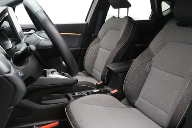 Renault Captur (2025) thumbnail 5