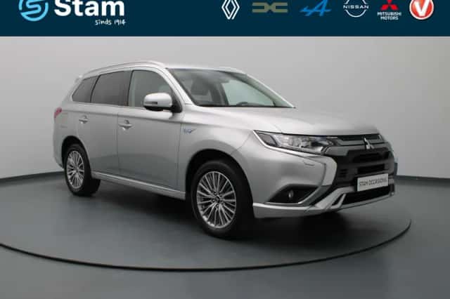 Mitsubishi Outlander (2021) thumbnail 1