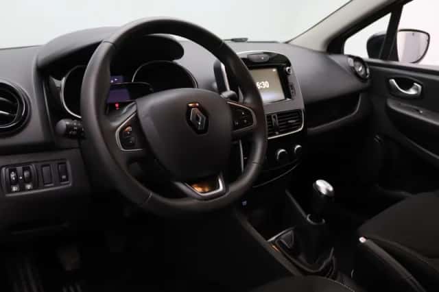Renault Clio (2019) thumbnail 3