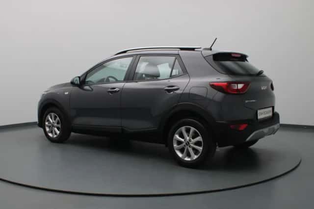 Kia Stonic (2021) thumbnail 2