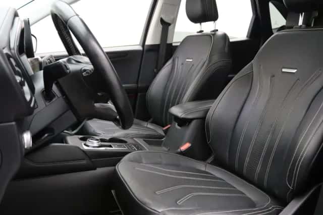 Ford Kuga (2021) thumbnail 5