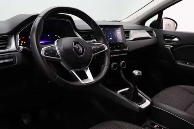 Renault Captur (2021) thumbnail 3