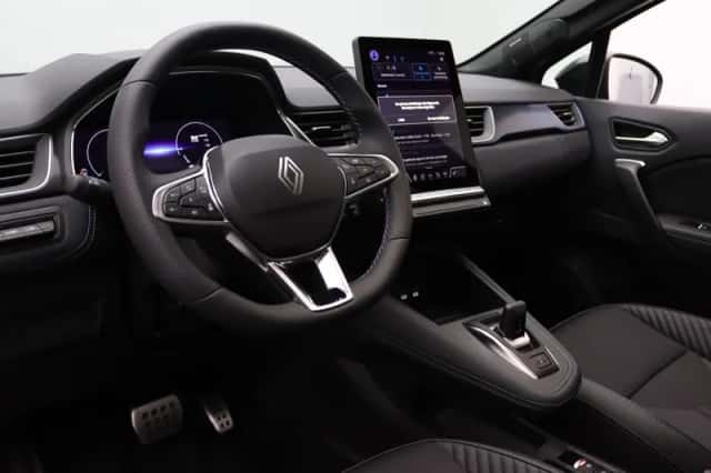 Renault Captur (2025) thumbnail 3