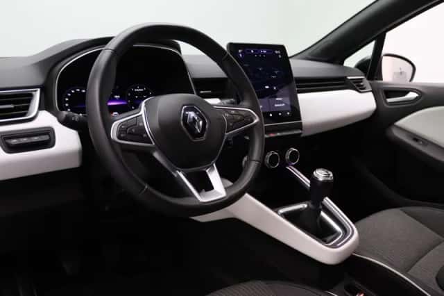 Renault Clio (2022) thumbnail 3