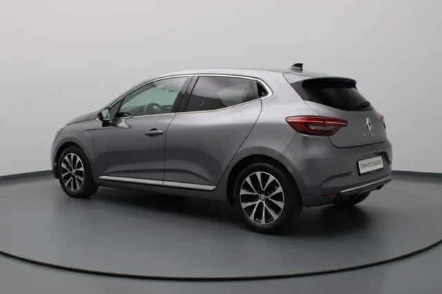 Renault Clio (2022) thumbnail 2