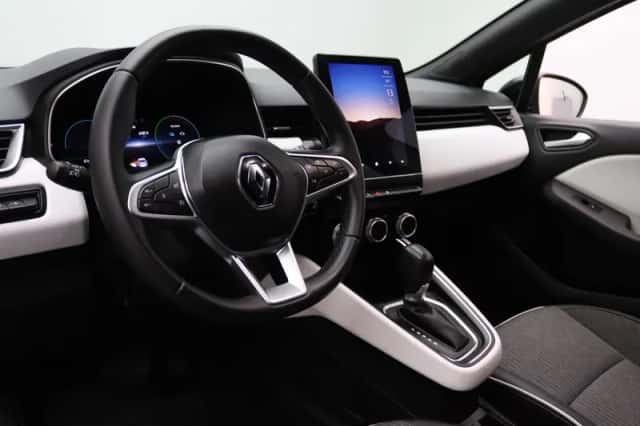 Renault Clio (2022) thumbnail 3