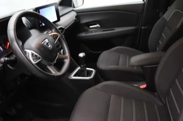 Dacia Jogger (2022) thumbnail 3