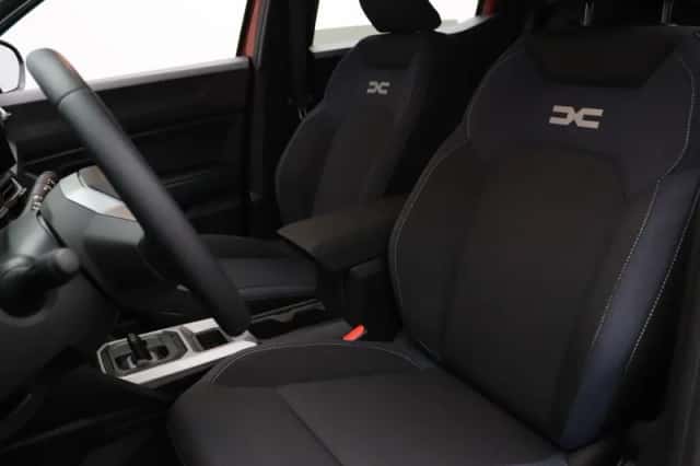 Dacia Duster (2025) thumbnail 5