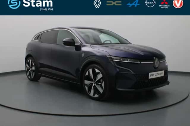 Renault Mégane E-Tech (2023) thumbnail 1