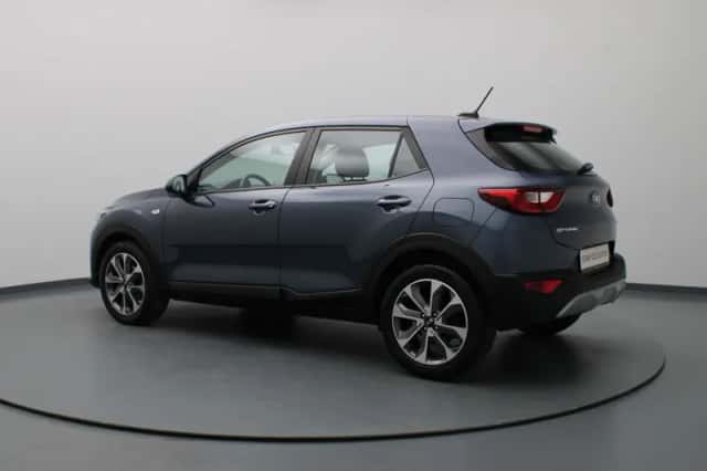 Kia Stonic (2018) thumbnail 2