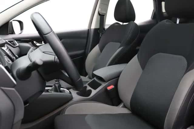 Nissan Qashqai (2021) thumbnail 5