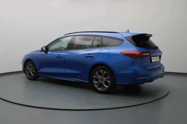 Ford Focus (2023) thumbnail 2