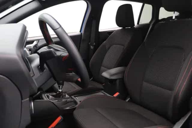 Ford Focus (2023) thumbnail 4