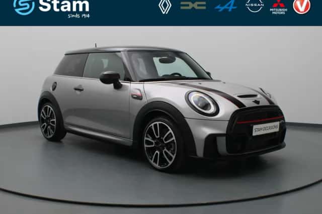 MINI Cooper S (2023) thumbnail 1