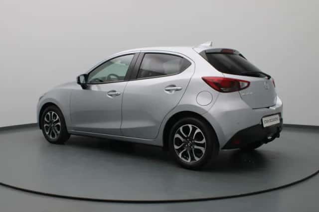 Mazda 2 (2019) thumbnail 2