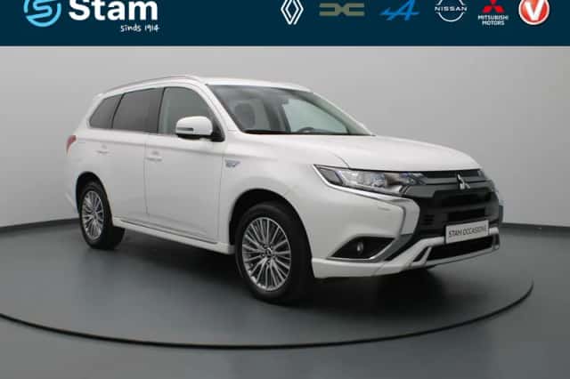 Mitsubishi Outlander (2021) thumbnail 1