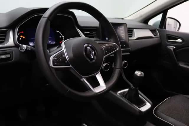 Renault Captur (2021) thumbnail 3