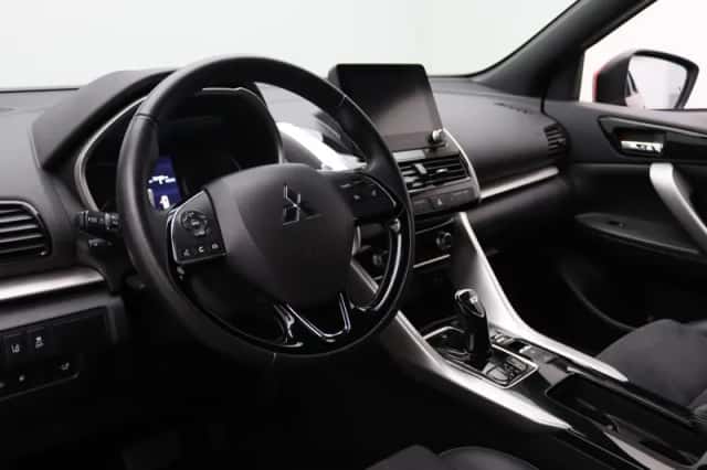 Mitsubishi Eclipse Cross (2022) thumbnail 3