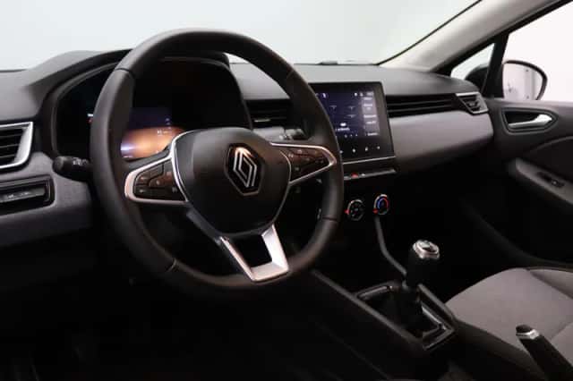 Renault Clio (2024) thumbnail 3