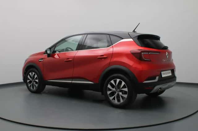 Renault Captur (2021) thumbnail 2