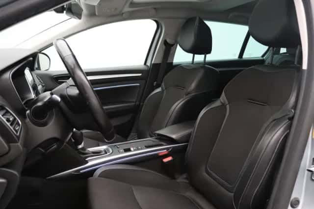 Renault Mégane (2022) thumbnail 5