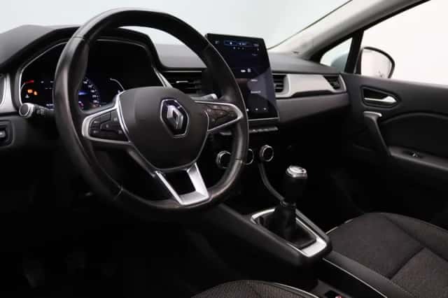 Renault Captur (2020) thumbnail 3