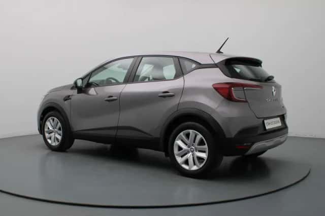 Renault Captur (2023) thumbnail 2