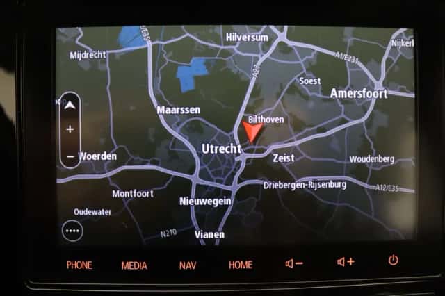 Mitsubishi Outlander (2021) thumbnail 6