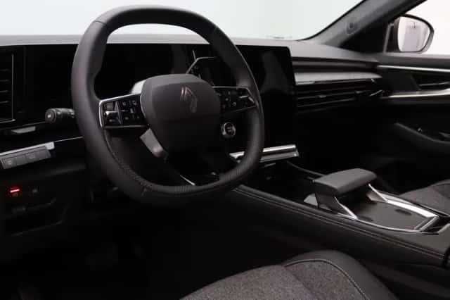 Renault Austral (2025) thumbnail 3