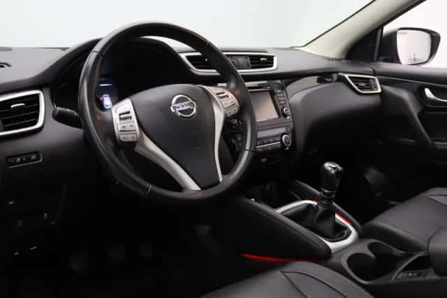 Nissan Qashqai (2017) thumbnail 3