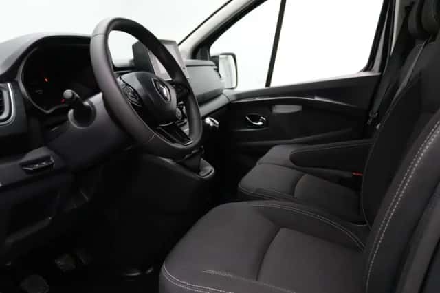 Renault Trafic (2024) thumbnail 3