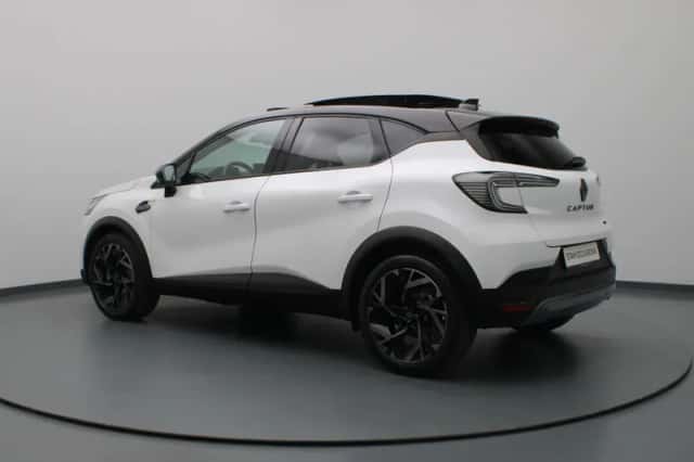Renault Captur (2025) thumbnail 2