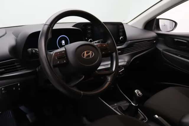 Hyundai i20 (2024) thumbnail 3