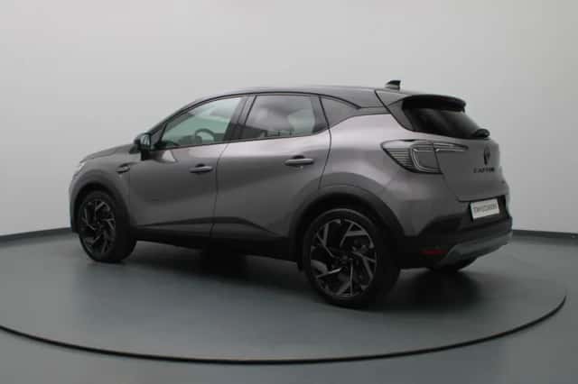 Renault Captur (2025) thumbnail 2