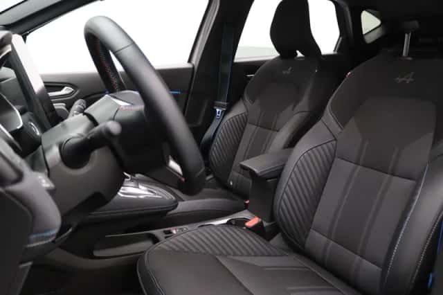 Renault Captur (2025) thumbnail 5