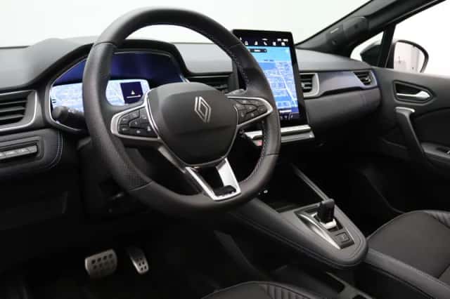 Renault Captur (2025) thumbnail 3
