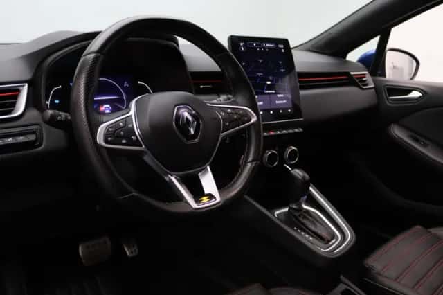 Renault Clio (2022) thumbnail 3