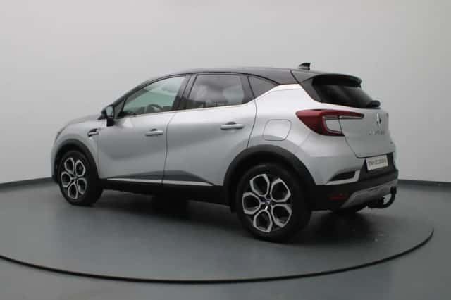 Renault Captur (2021) thumbnail 2