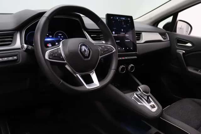 Renault Captur (2021) thumbnail 4