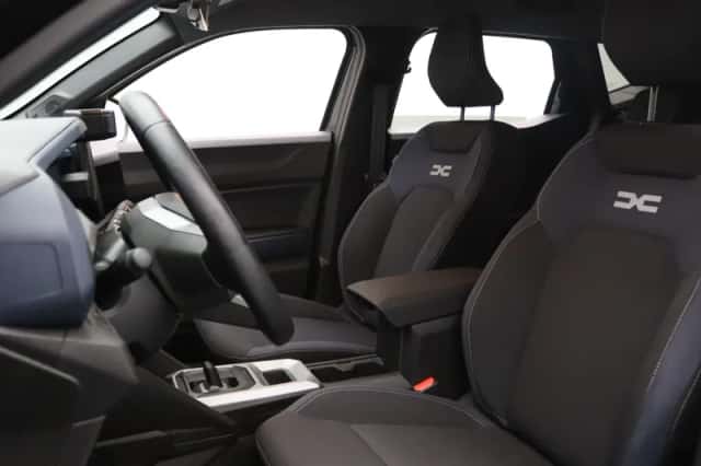Dacia Duster (2025) thumbnail 5