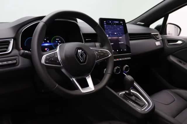 Renault Clio (2024) thumbnail 3