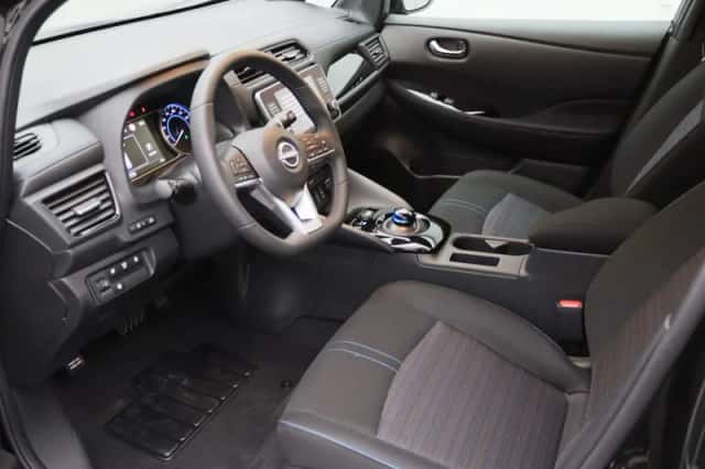 Nissan Leaf (2024) thumbnail 3