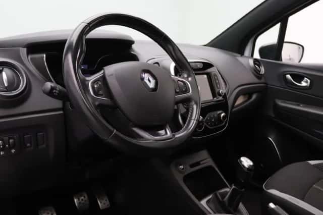 Renault Captur (2019) thumbnail 3